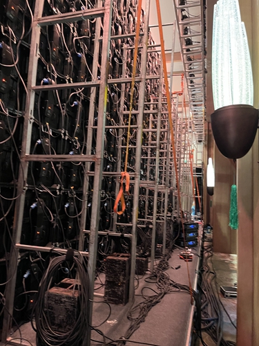 闭幕式舞台搭建